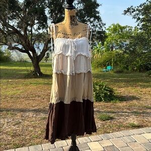 MIOU MUSE Linen Blend White Tan Brown Tiered Midi Dress Size Medium